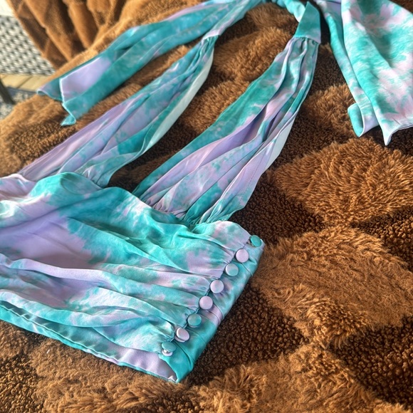 REVOLVE Lovers & Friends Venice top - Picture 5 of 10